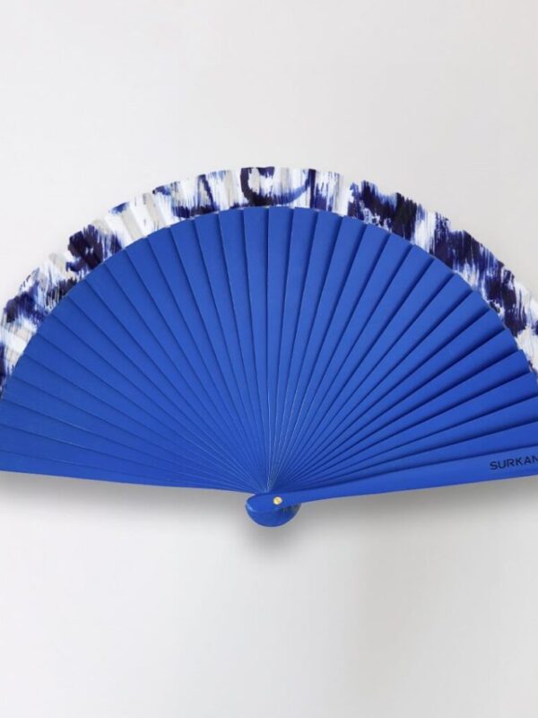 Abanico madera estampado azul